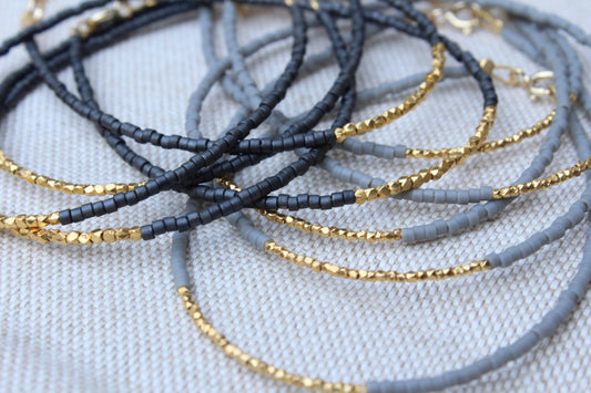 Βραχιολάκι με χρυσές Χάντρες